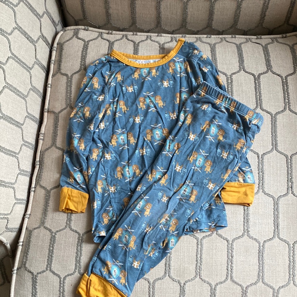 Magnetic Me pajamas 2t